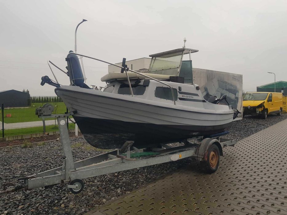 łódka wędkarska , motorówka rekreacyjna , silnik elektryczny,spalinowy