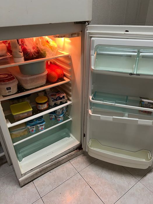 Frigorífico em ótimo estado de funcionamento