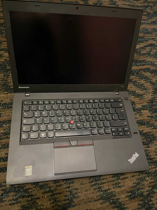 Ігровий ноутбук і5-5300 8 ггб озу відеокарта 4 ггб SDD все працює