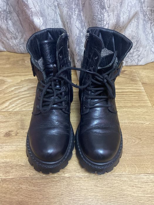 Продам зимние сапоги ботинки на девочку кожа коженные