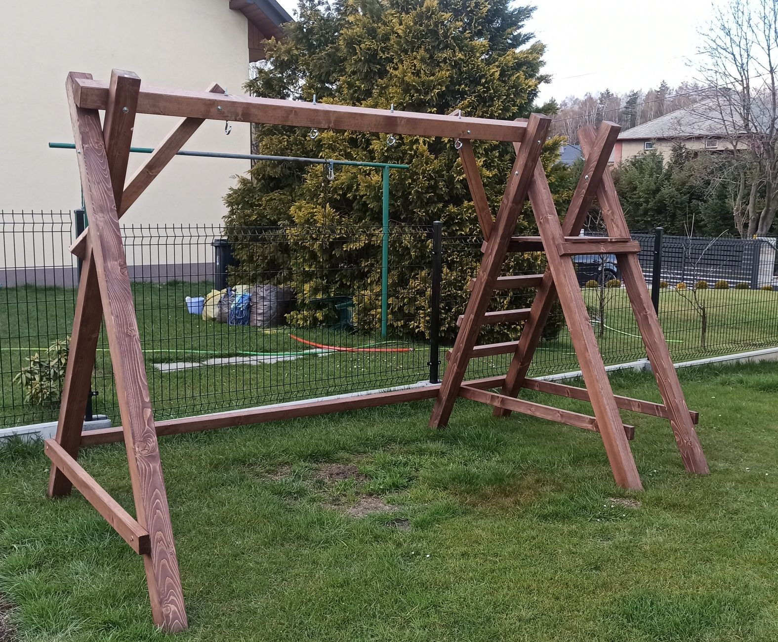 Plac zabaw huśtawka dla dzieci 10x10 Producent