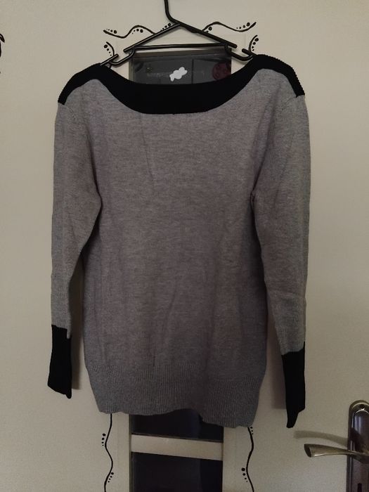 Elegancki sweterek z wstawkami