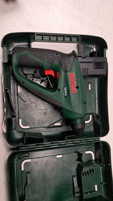 Bosch Uneo акумуляторний перфоратор шурупокрут