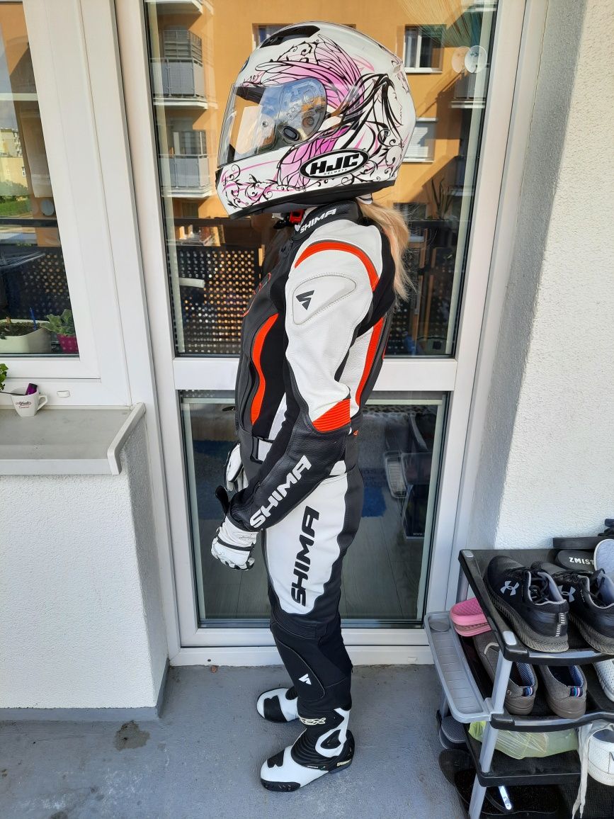 Dwa zestawy kompletów motocyklowych