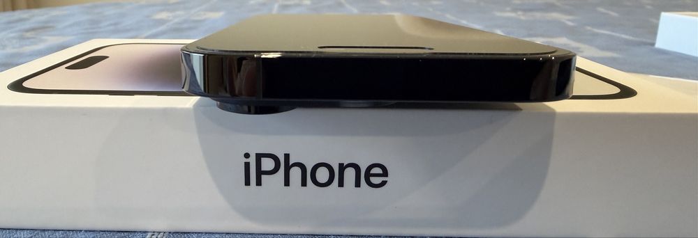 IPhone 14 Pro preto com pelicula e capa