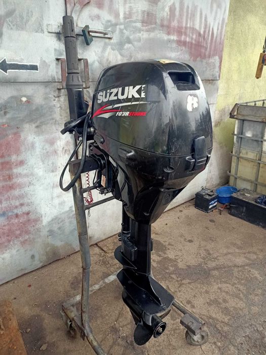 Silnik zaburtowy SUZUKI 8 DF  rumpel 4-suw 2009rok