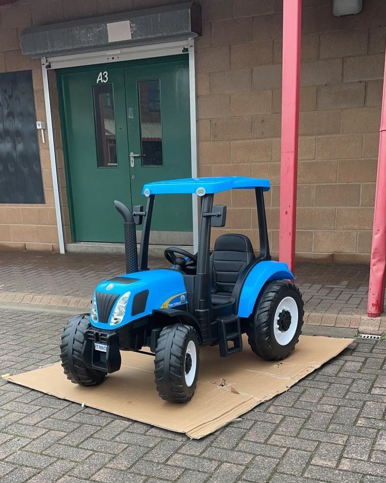 Traktor na akumulator NEW HOLLAND T7