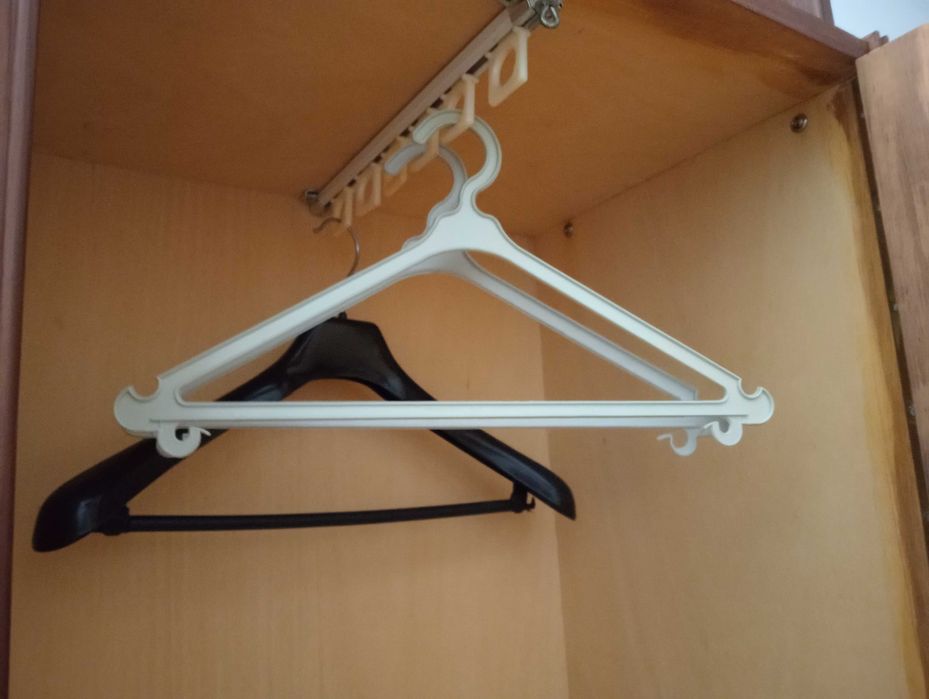 Pequeno Roupeiro Vintage