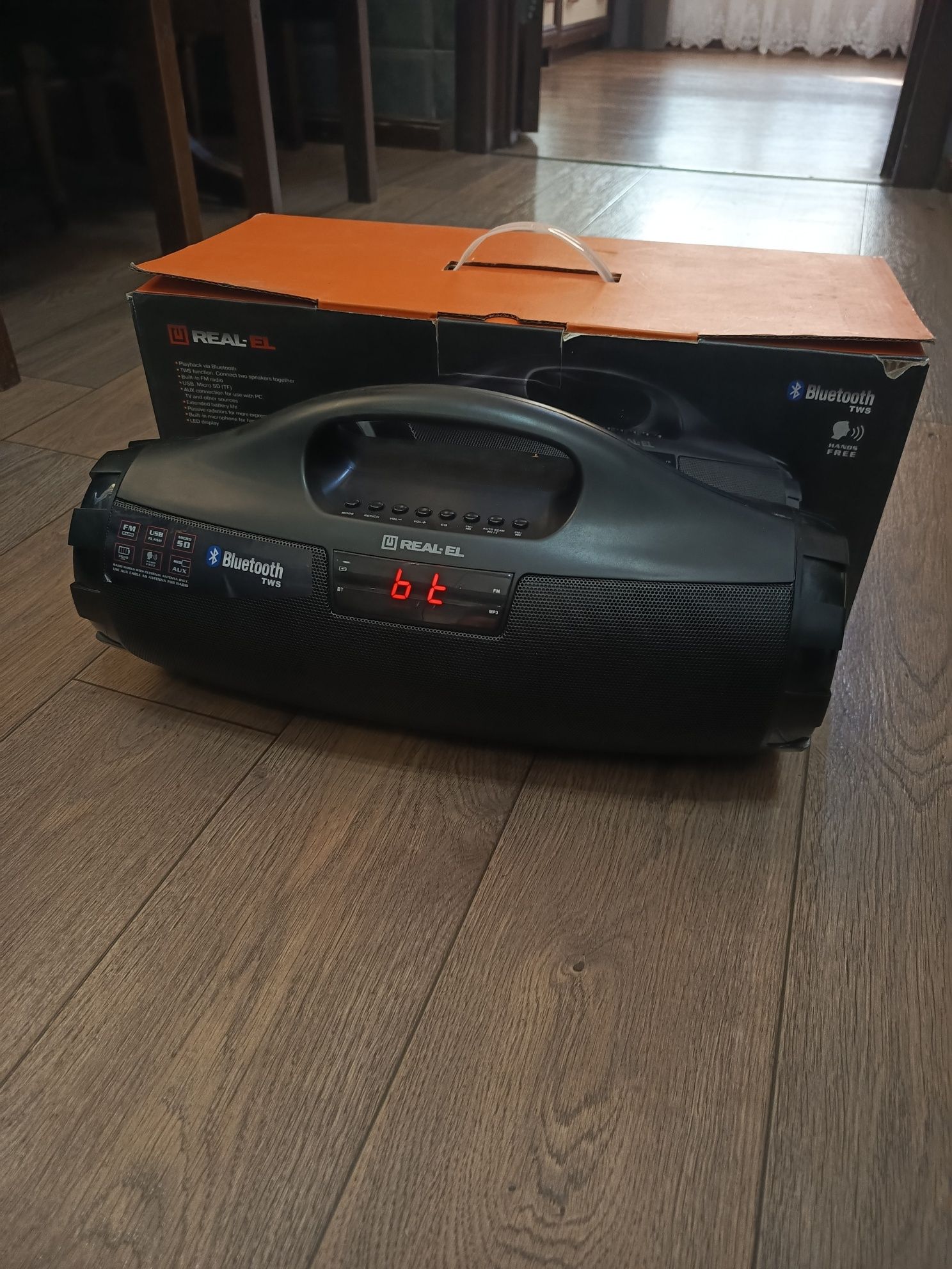 Продам колонку REAL-EL-X731