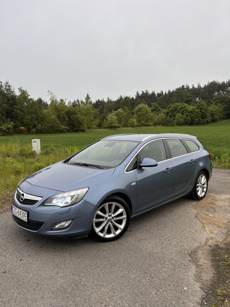 Opel Astra J 2011r b.wyposażenie 1.4T 140Km