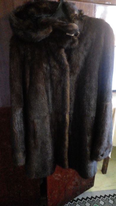 Полушубок норковий. В гарному стані.