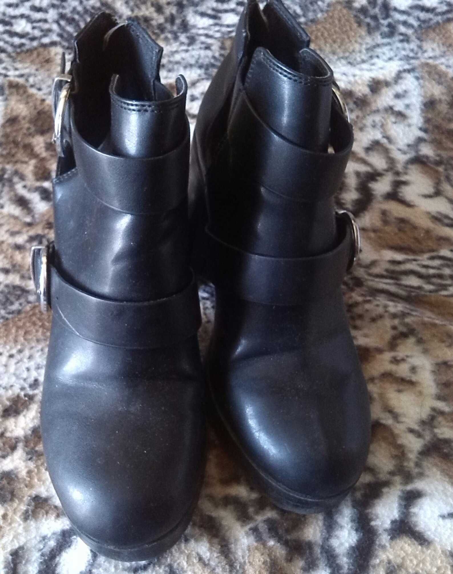 Botas pretas tamanho 39 pull&bear. -portes correio gratis