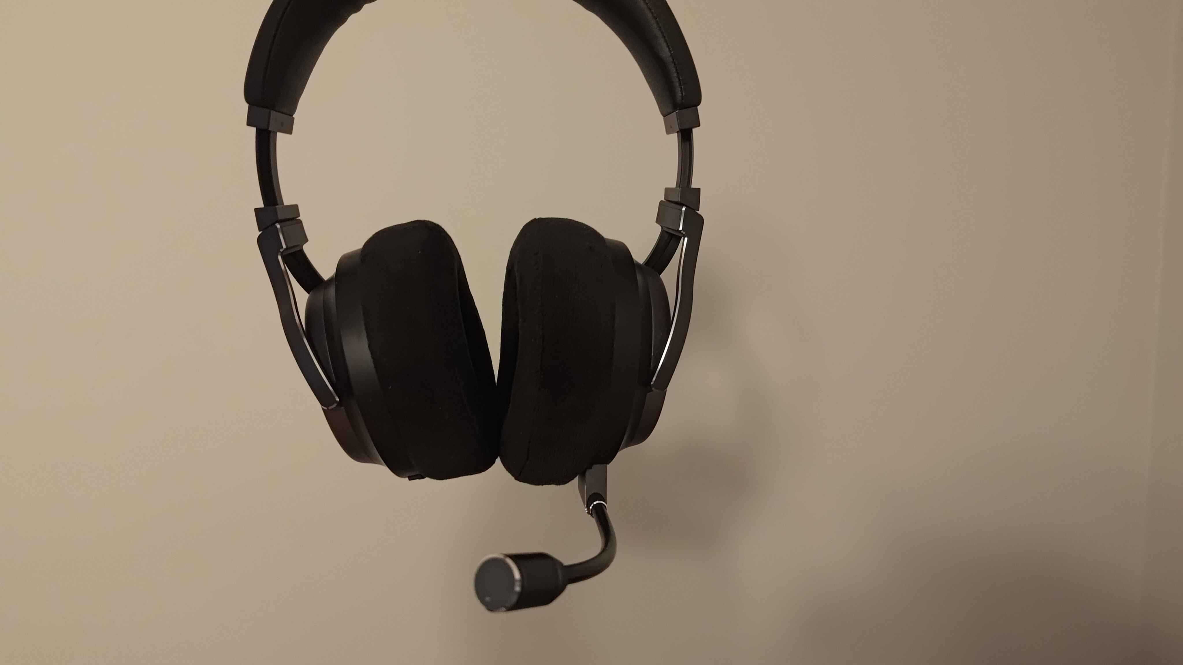 Corsair Virtuoso RGB Wireless XT Prawie Nowe