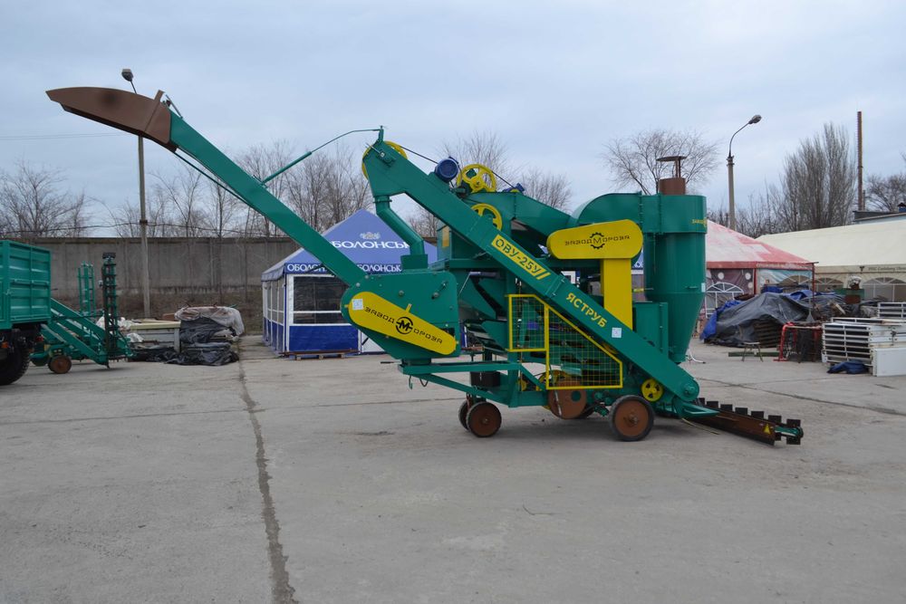 Очисник вороху,ОВС-25 з тримером, Завантажує відразу в автомобіль ову