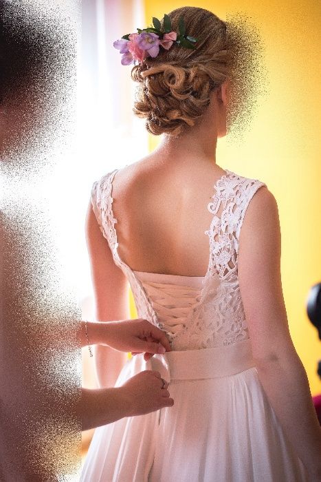 Suknia ślubna (dół muślin, góra koronka)