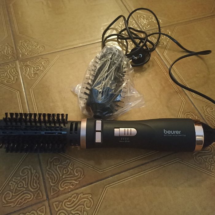 Vários artigos sob consulta