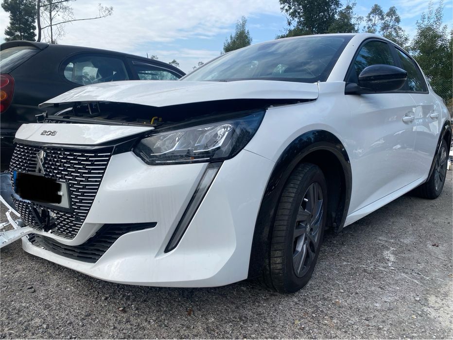 Peugeot E-208 elétrico (2022)