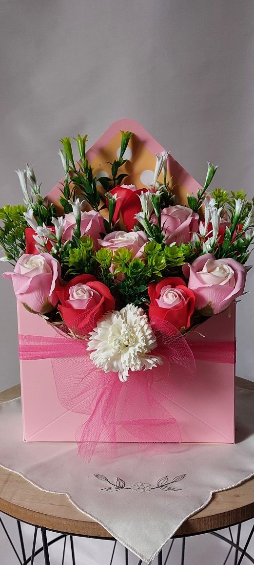 Flowers box z róż.