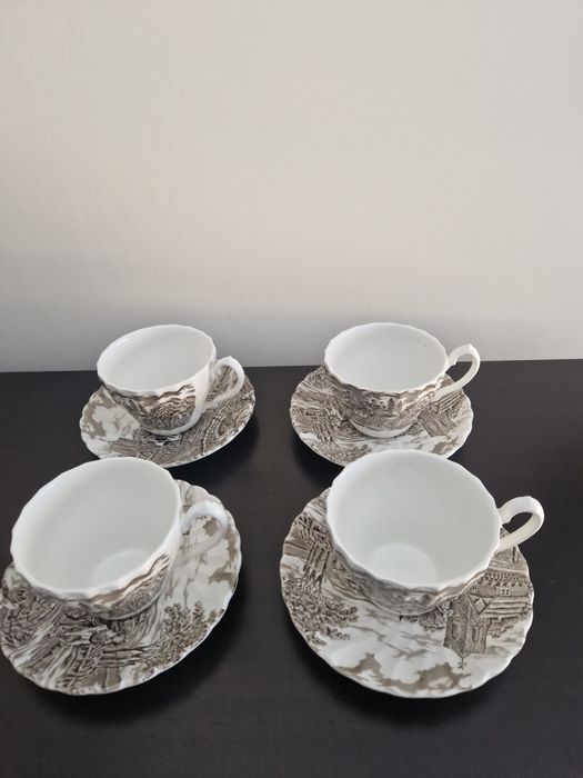 Conjunto de 4 chávenas chá e 4 pires "MYOTT Royal Mail"