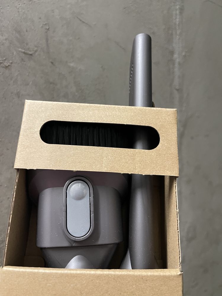 Końcówka combi i końcówka szczelinowa Dyson v15