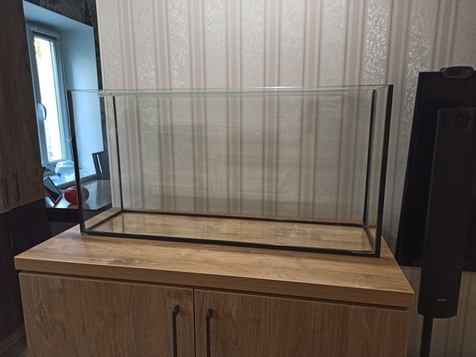 Продам акваріум на 100 літрів б/у