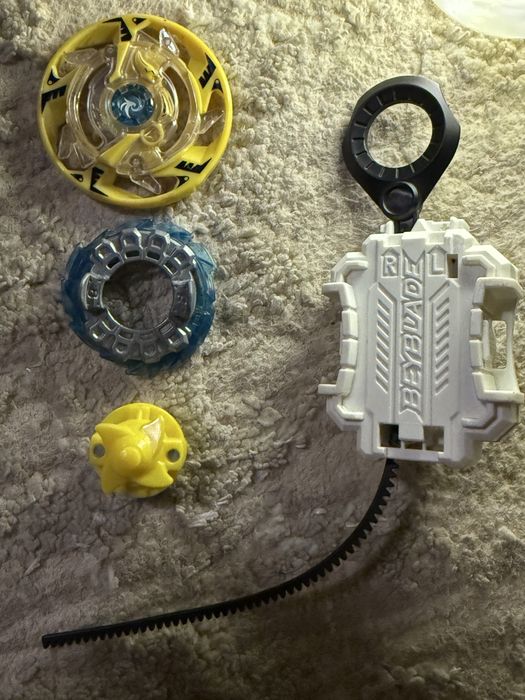 Продам оригінальний бейблейд !