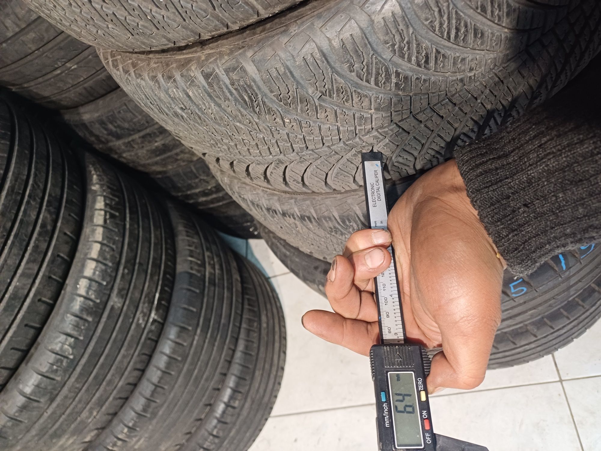 Cena za 4 opony wielosezonowe 185/55r15 GOODYEAR 7mm