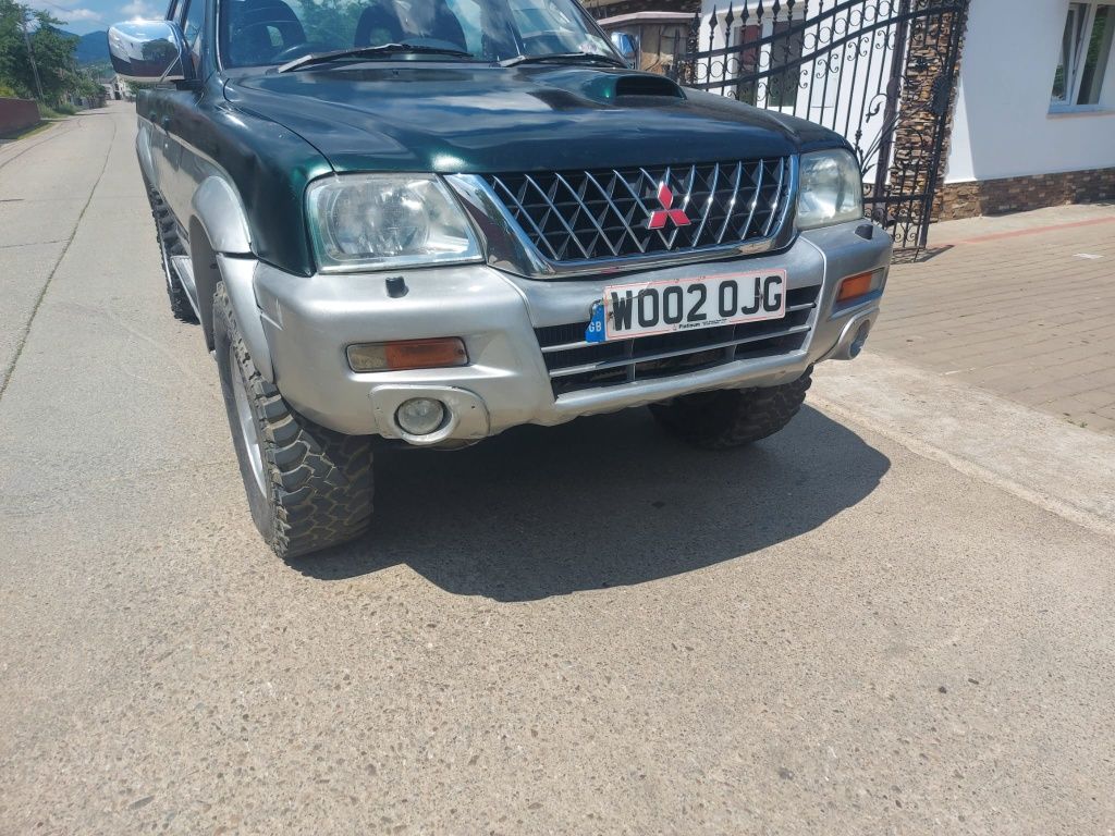 Mitsubishi l 200 England