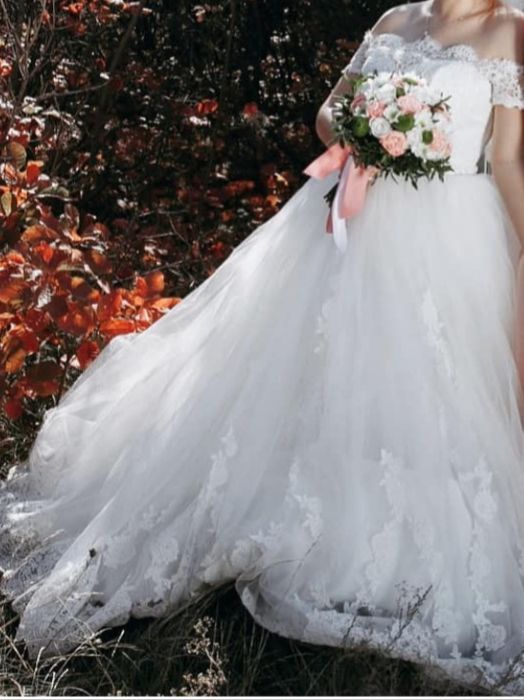 Продам весільну сукню б./у.