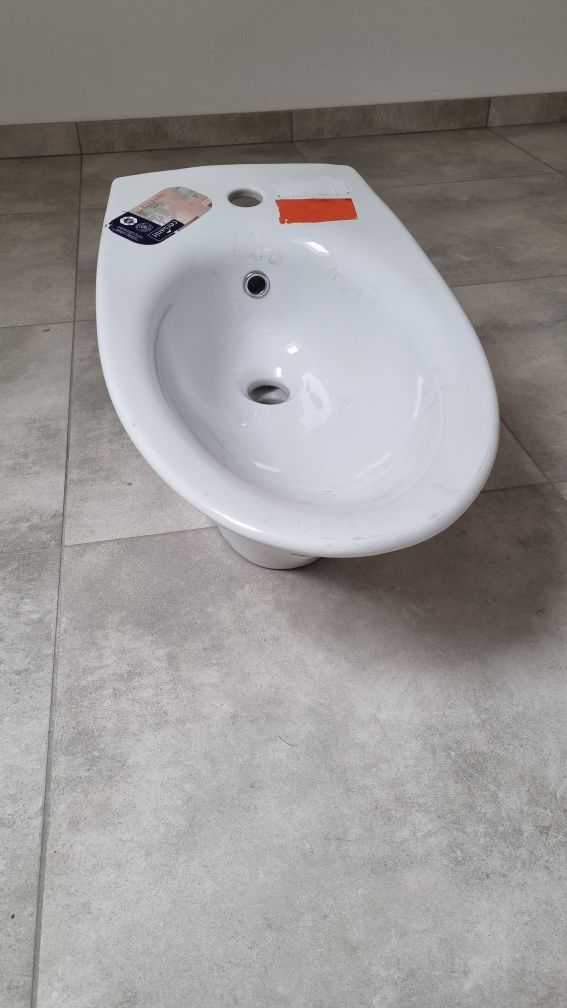 Bidet wiszący nowy