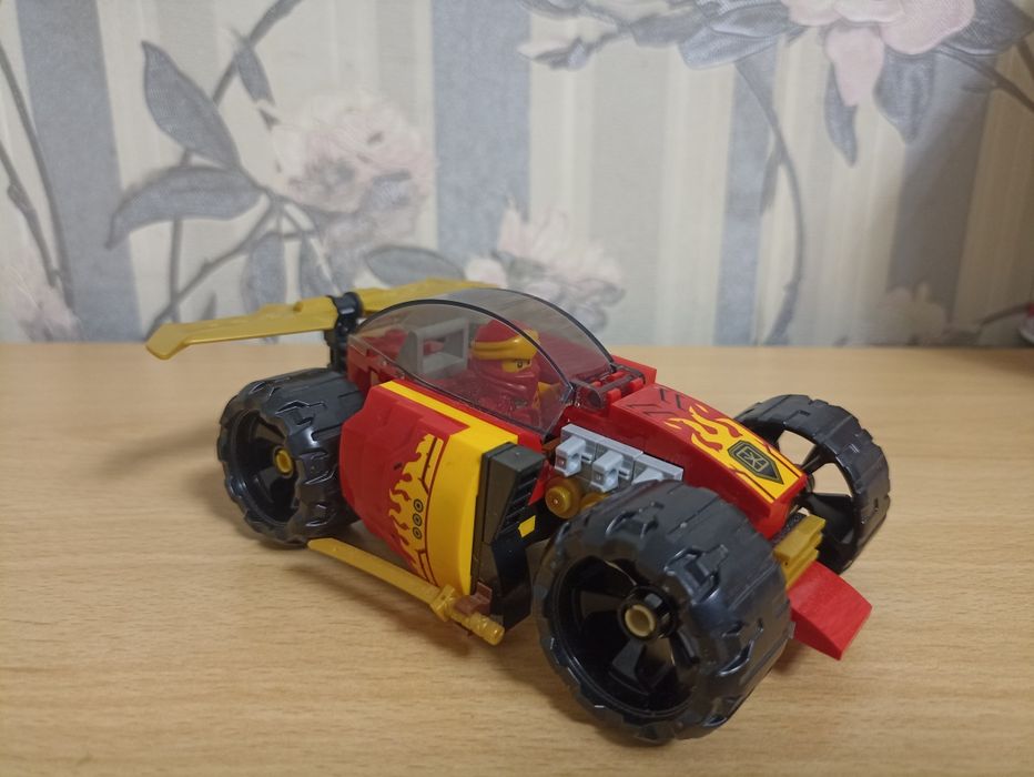 Лего набор Ниндзяго машина Кая