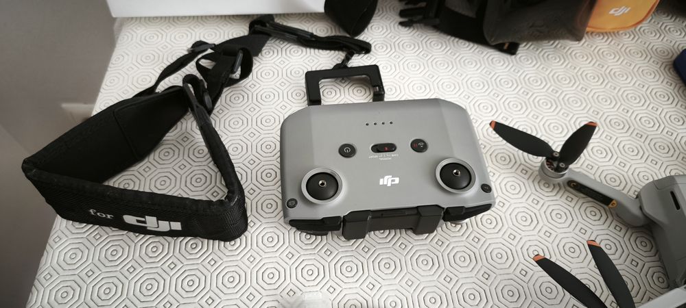 DJI Mini 2 4K - Semi-Novo. Poucas Horas de Voo e Pack Completo.
