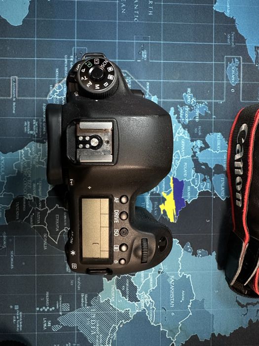 Canon EOS 6D Wi-Fi — повний кадр