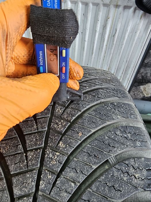 Opony zimowe  205/55 r16 . 2 szt . Goodyear 2016r