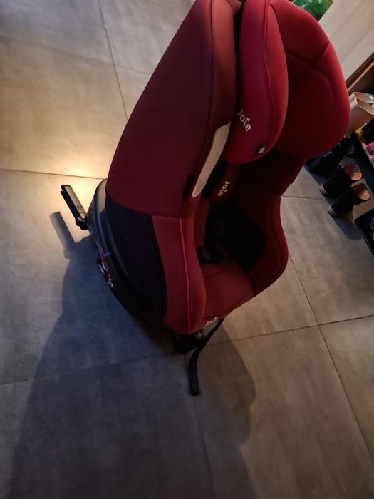 Fotelik samochodowy Joie 360°