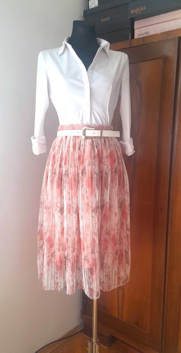 Tiulowa, romantyczna spódnica w kwiaty, nowa z metką, Reserved.