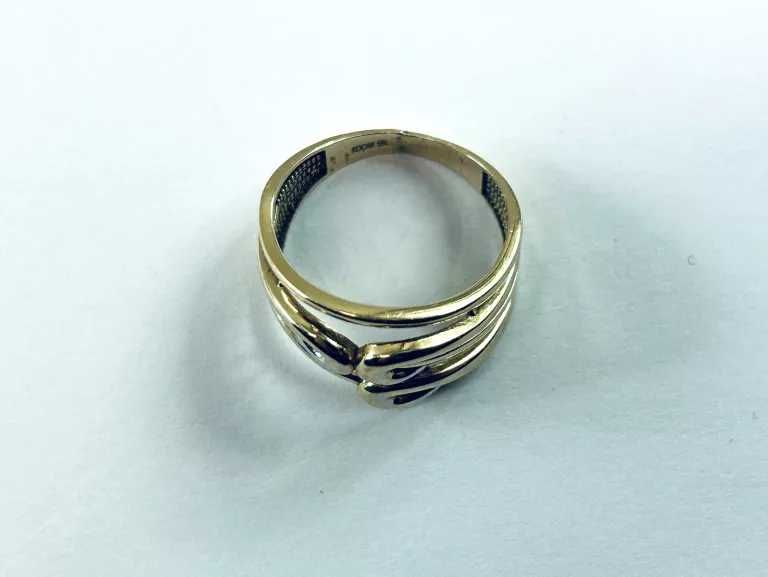 Piękny złoty pierścionek 4,56GR 585PR
