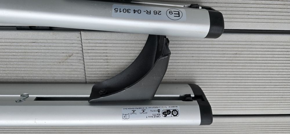 Barras de tejadilho com suporte de bicicleta CRUZ