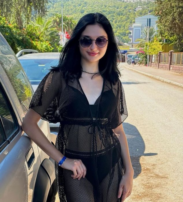 Чорна накидка на купальник