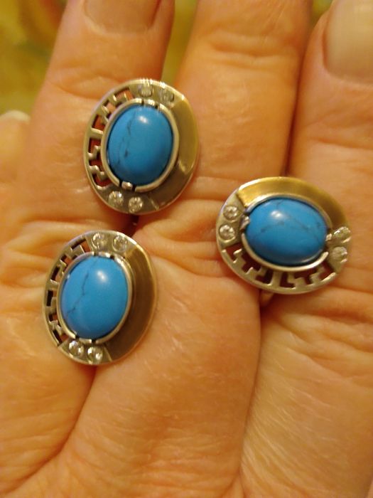 Продаю серебряный комплект с бирюзой