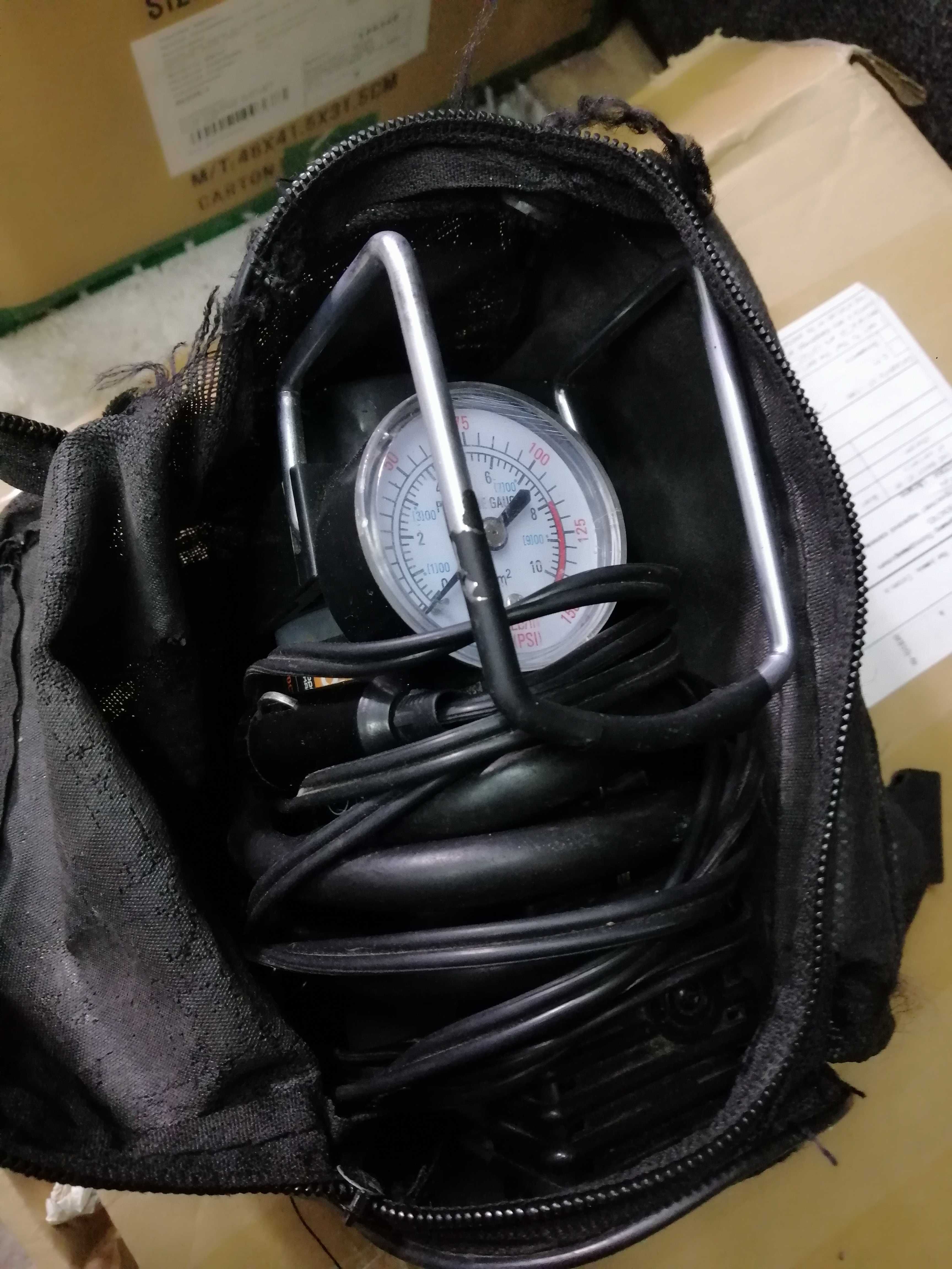 компрессор автомобільний 12 вольт від прикурівателя