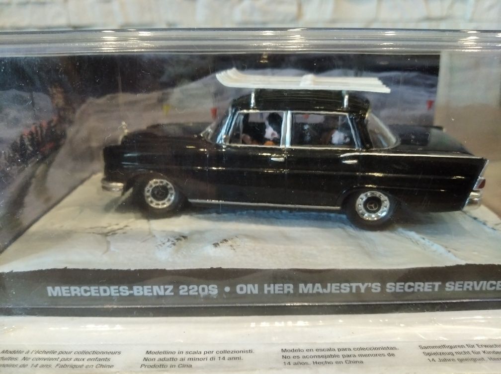 1:43 Mercedes Benz 220S 007 James Bond model