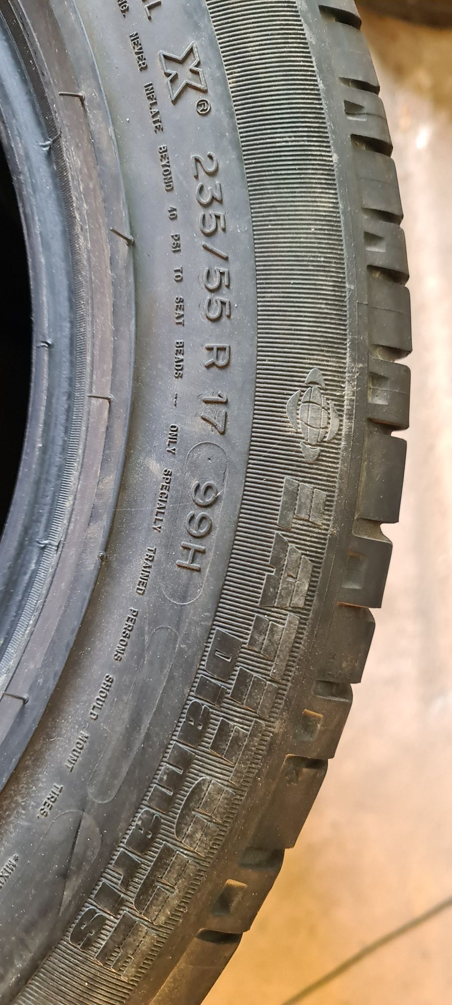 Pirelli opony letnie 255/40ZR19 4szt.