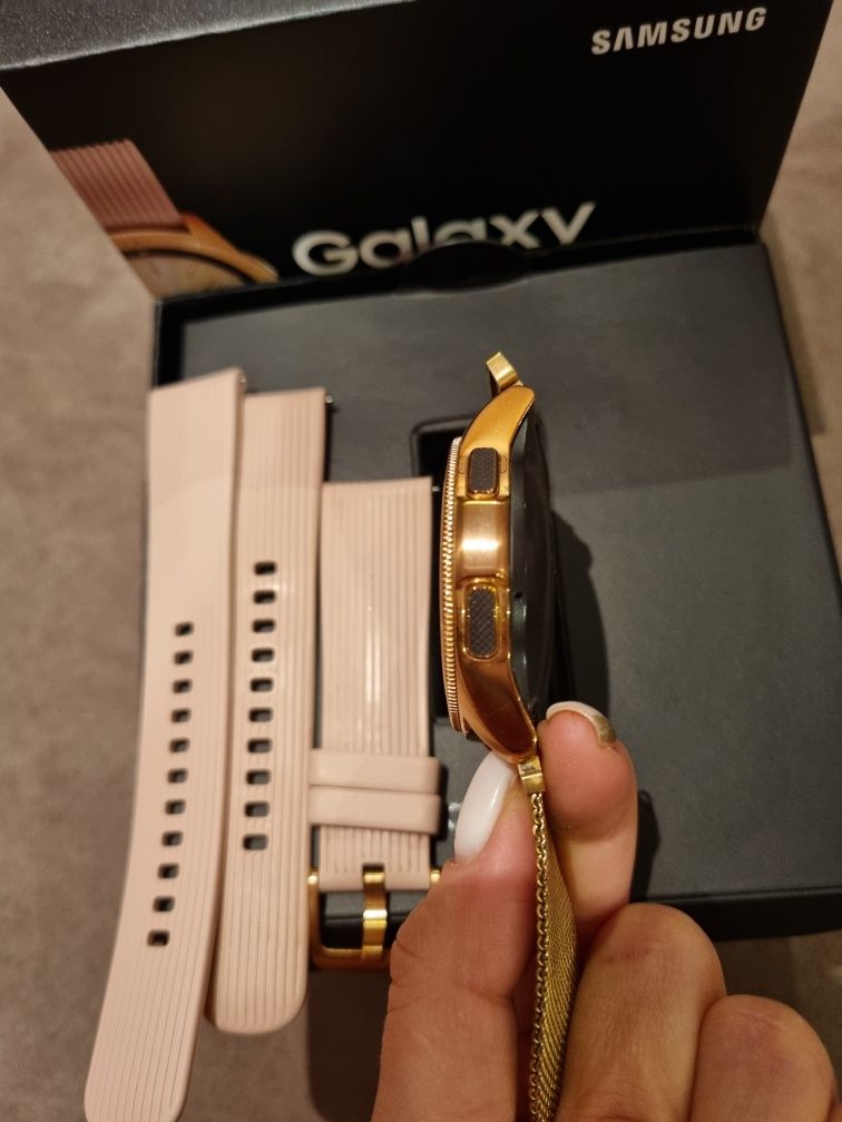 Смарт-годинник Samsung SM-R810 Galaxy Watch Over Stоск