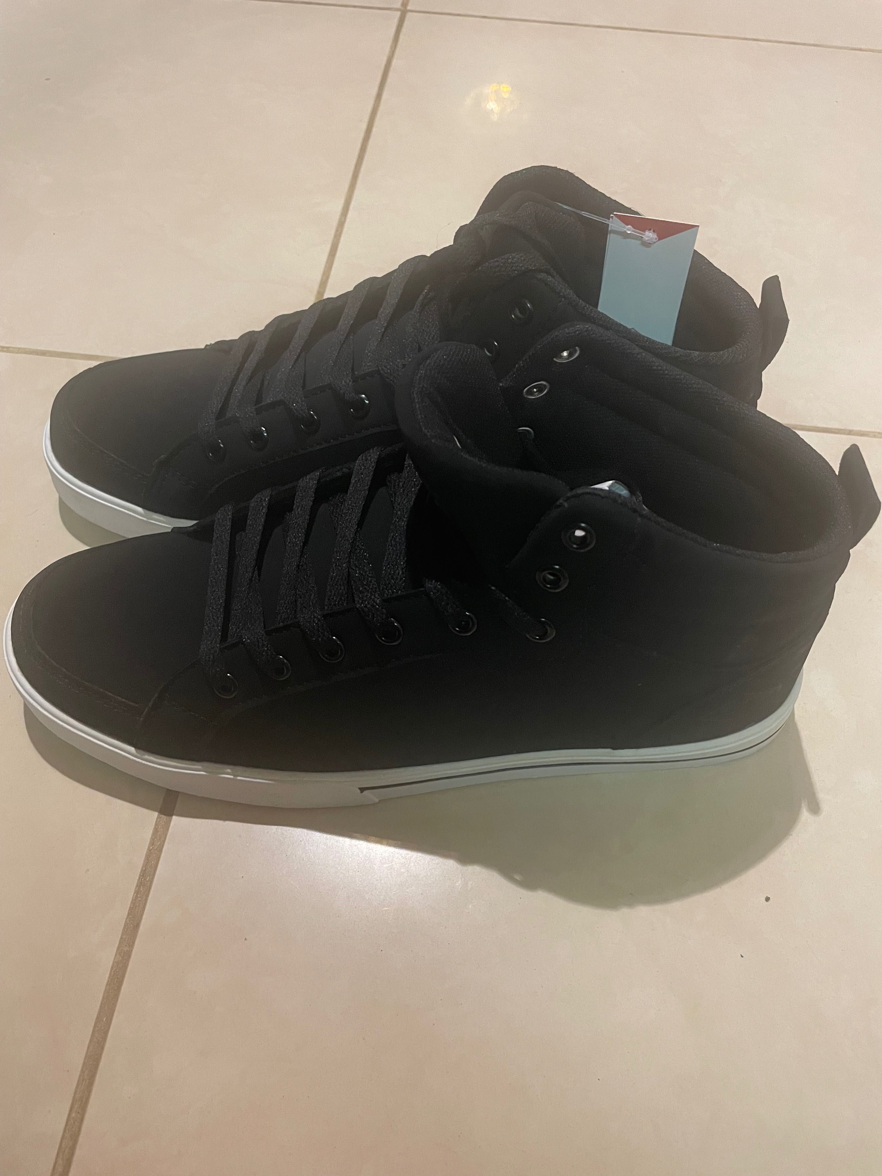 Продам кеды мужские Lee cooper