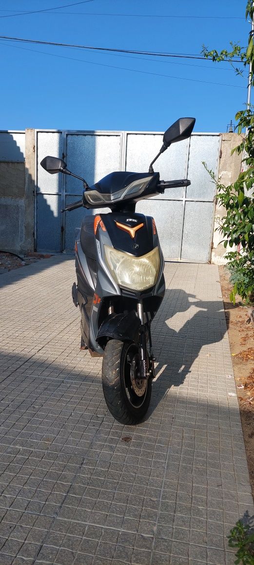 Mota elétrica em bom estado