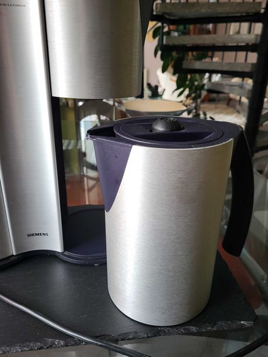 Ekspres przelewowy do kawy.