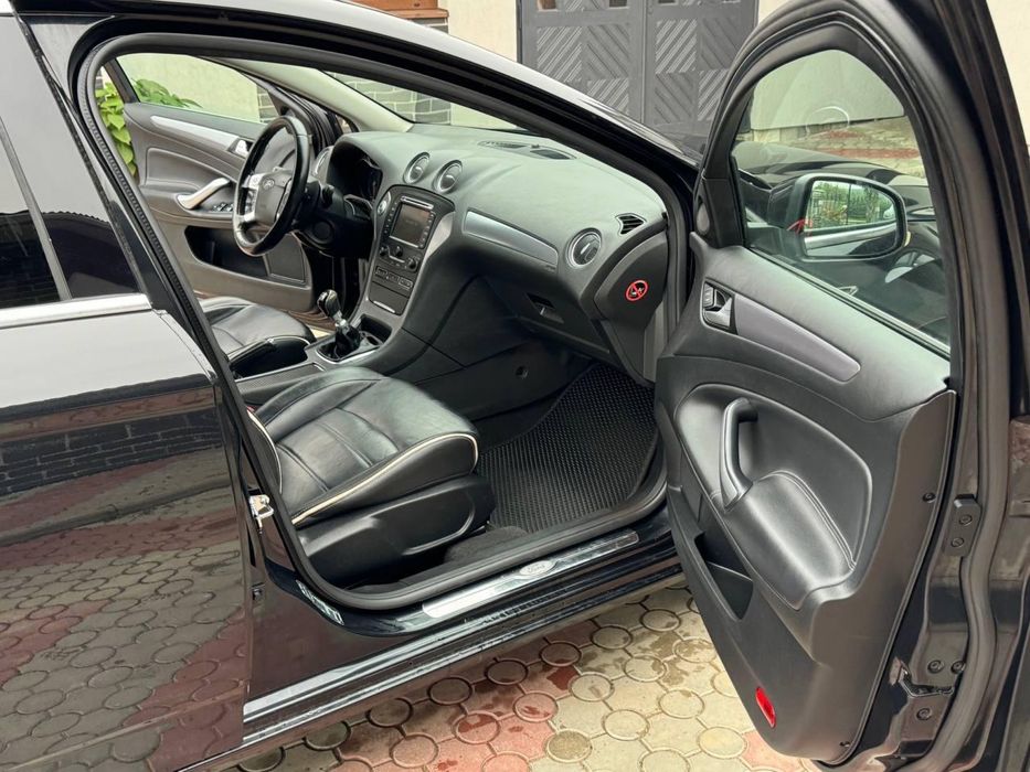 Ford Mondeo4   2013 рік