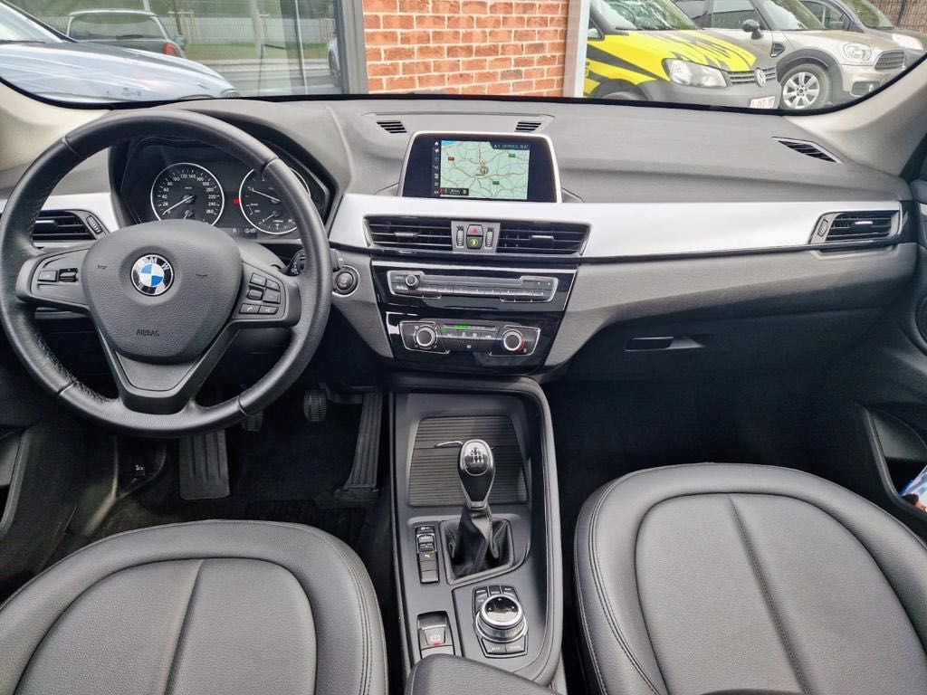 Magnifico BMW X1 Drive Advantage com Black Pack