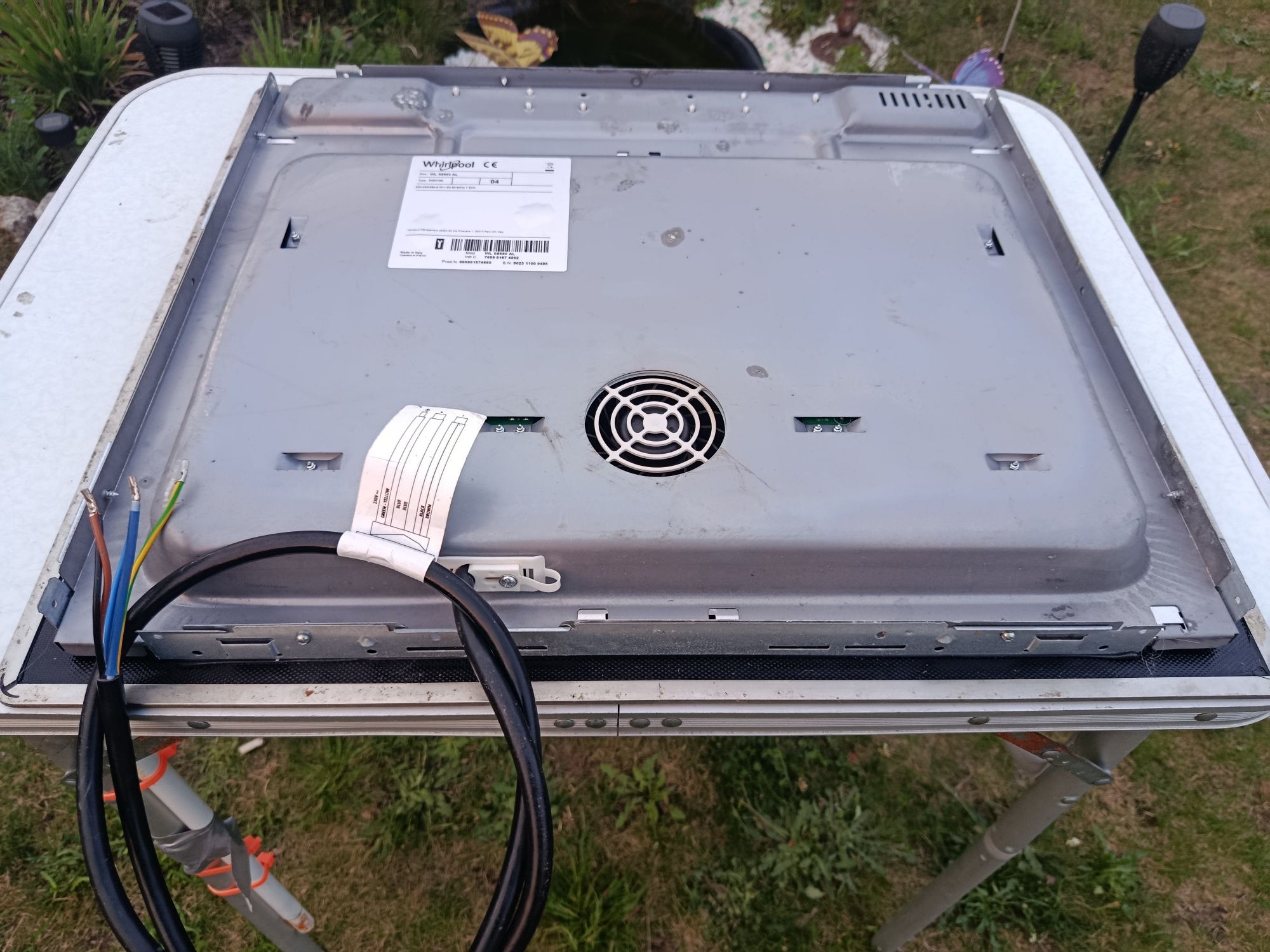 Płyta indukcyjna Whirlpool, model WL S8560.